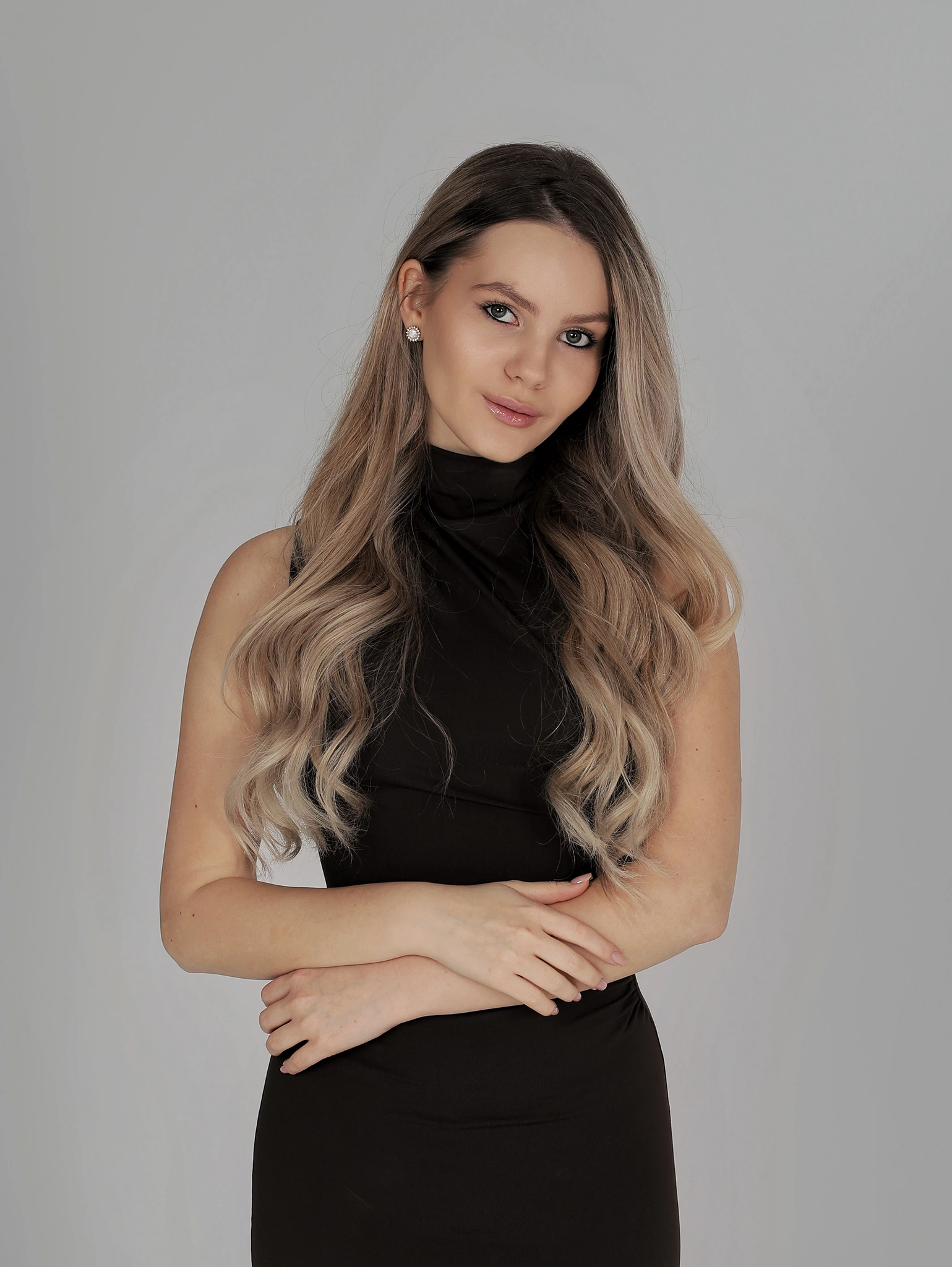 Sophie ensures every stage of the design and construction process runs seamlessly. Her organizational skills and calm professionalism make her an essential link between clients, designers, and on-site teams.